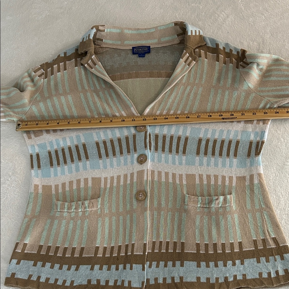 Pendleton Linen Blend Beige and Blue Patterned Cardigan. Size L - Picture 9 of 13